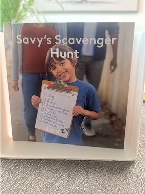 Lovevery Savy's Scavenger Hunt Book